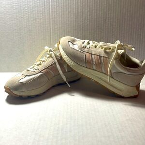 Adidas Retropy E5 off white bliss size 7